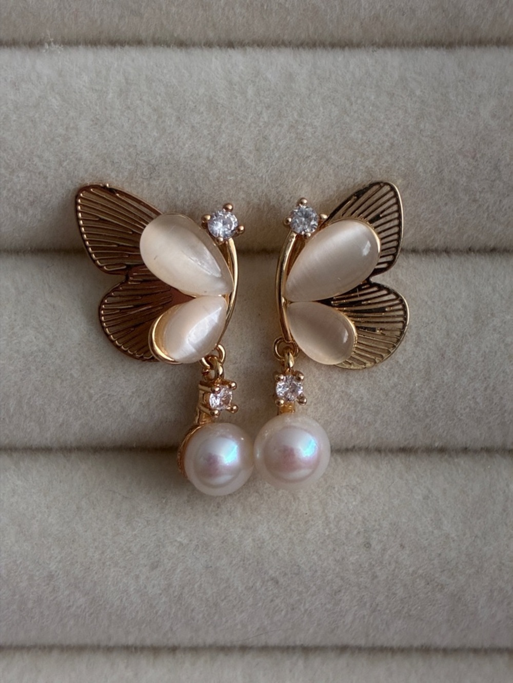 Gold Butterfly Pearl Drop Earrings - Elegant Cream and Gold Women's Jewelry